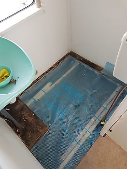 Vervangen toiletvloer stacaravan Bouwservice Noord-Oost Groningen